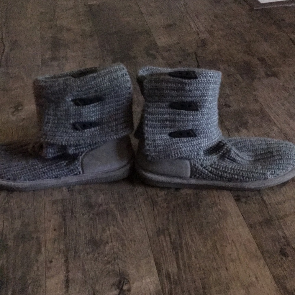 Gray bear paw knitted boots